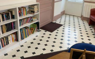 Une boîte à livres dans notre mairie